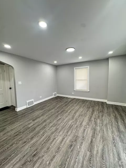 Living - 201 E 140th Pl, Dolton, IL 60419 photo 3 of 3