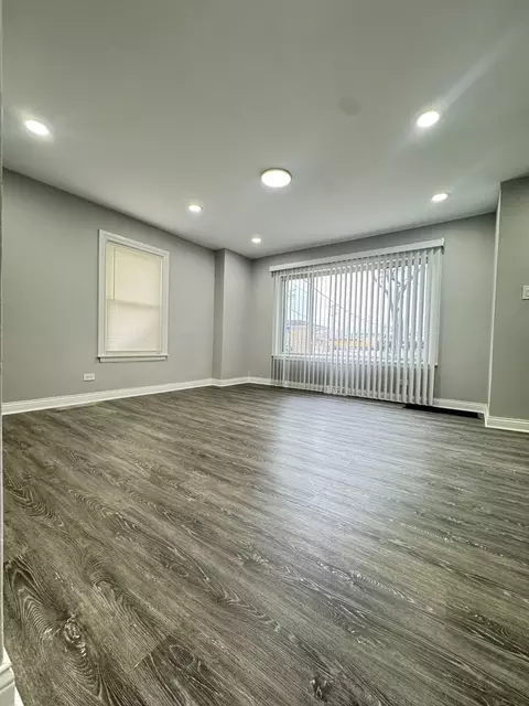Living - 201 E 140th Pl, Dolton, IL 60419 photo 1 of 3