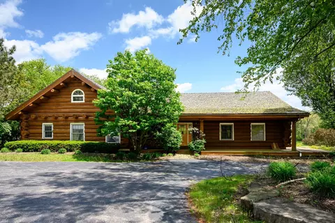 4418 Richmond Rd, Ringwood, IL 60072