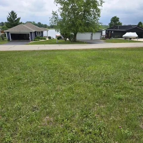 203 Candlewick Dr, Poplar Grove, IL 61065