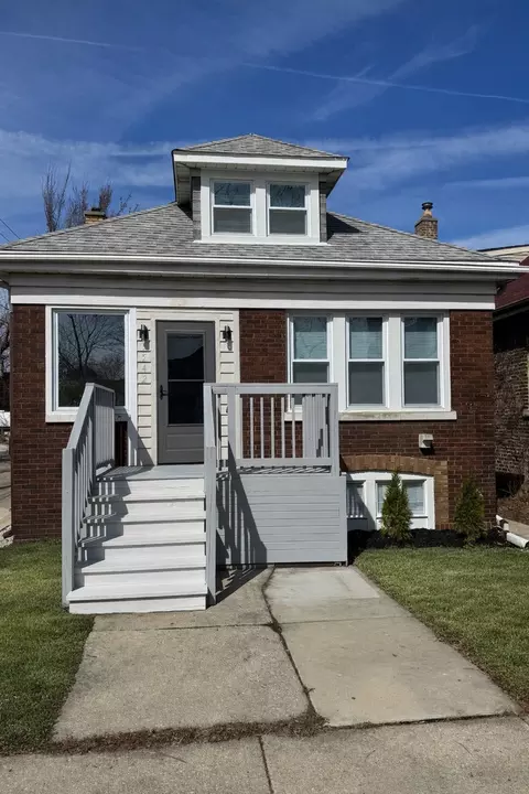 5542 W 64th St, Chicago, IL 60638