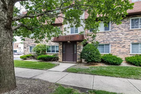 3938 W 104th St #3C, Chicago, IL 60655