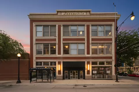 2000 S Michigan Ave #103, Chicago, IL 60616