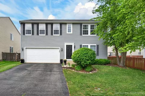 1196 Port Royal Rd, Pingree Grove, IL 60140
