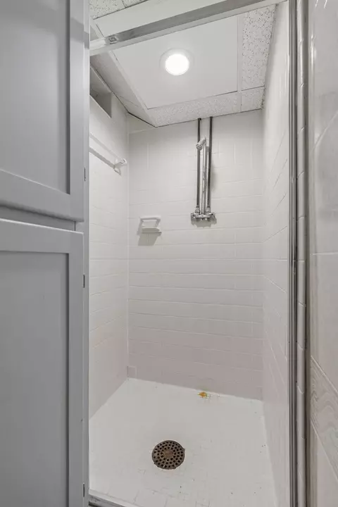 Bath - 3306 15th Street A St, Moline, IL 61265 photo 4 of 4