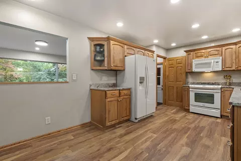 Kitchen - 3306 15th Street A St, Moline, IL 61265 photo 2 of 5