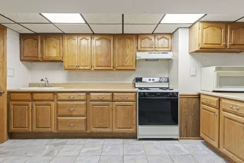 Kitchen - 3306 15th Street A St, Moline, IL 61265 photo 5 of 5