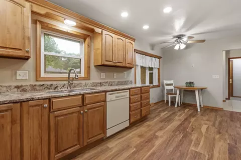 Kitchen - 3306 15th Street A St, Moline, IL 61265 photo 3 of 5