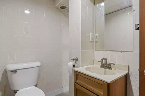Bath - 3306 15th Street A St, Moline, IL 61265 photo 3 of 4