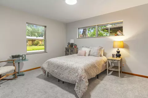 Bedroom - 3306 15th Street A St, Moline, IL 61265 photo 2 of 5