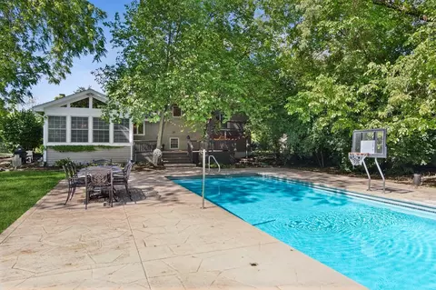 1336 Foxglove Dr, Batavia, IL 60510