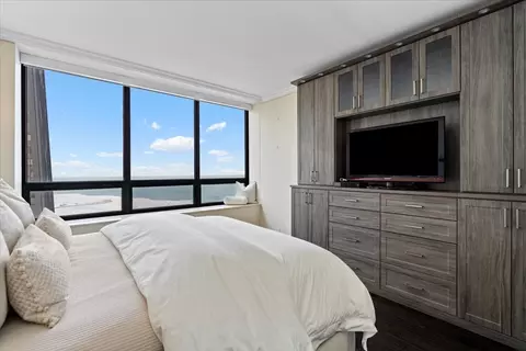 Bedroom - 180 E Pearson St #4801, Chicago, IL 60611 photo 4 of 4