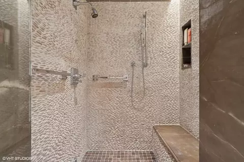 Bath - 180 E Pearson St #4801, Chicago, IL 60611 photo 5 of 7