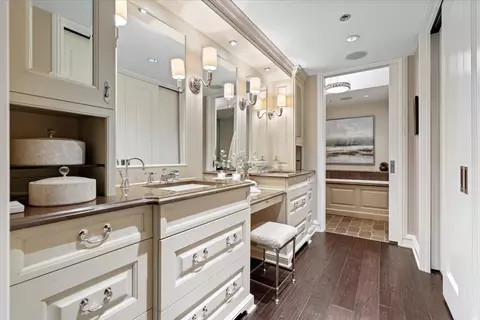 Bath - 180 E Pearson St #4801, Chicago, IL 60611 photo 2 of 7