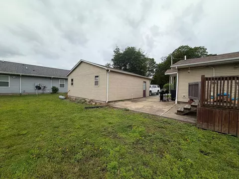 Exterior - 111 Orchard St, Catlin, IL 61817 photo 10 of 15