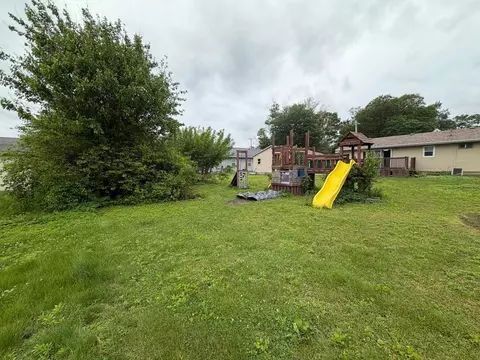 Exterior - 111 Orchard St, Catlin, IL 61817 photo 12 of 15