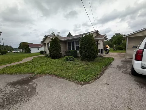 Exterior - 111 Orchard St, Catlin, IL 61817 photo 3 of 15