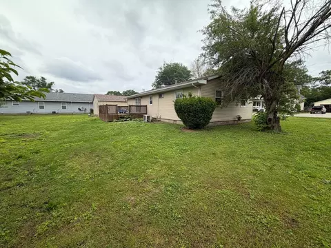 Exterior - 111 Orchard St, Catlin, IL 61817 photo 9 of 15