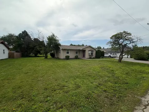 Exterior - 111 Orchard St, Catlin, IL 61817 photo 2 of 15