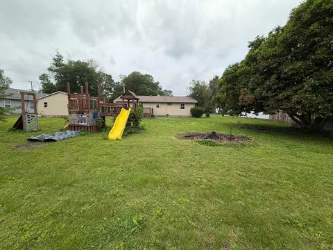 Exterior - 111 Orchard St, Catlin, IL 61817 photo 14 of 15