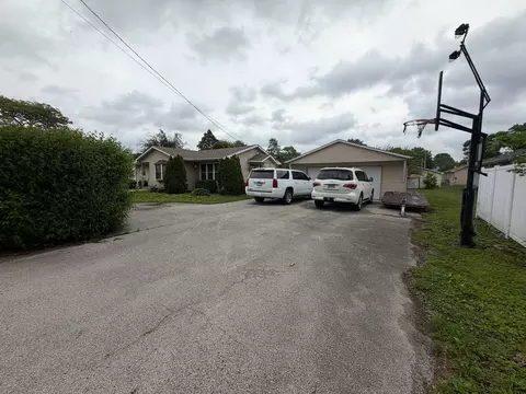 Exterior - 111 Orchard St, Catlin, IL 61817 photo 4 of 15