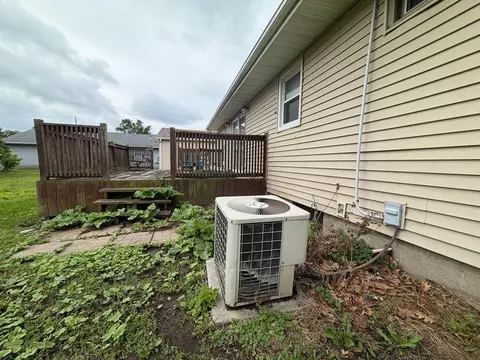 Exterior - 111 Orchard St, Catlin, IL 61817 photo 7 of 15