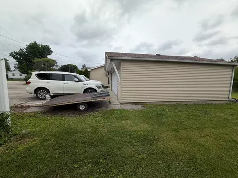 Exterior - 111 Orchard St, Catlin, IL 61817 photo 5 of 15