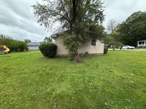 Exterior - 111 Orchard St, Catlin, IL 61817 photo 8 of 15