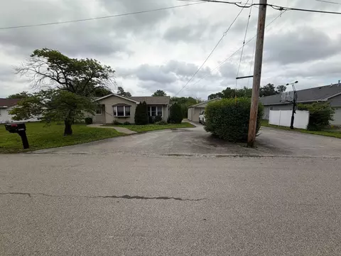 Exterior - 111 Orchard St, Catlin, IL 61817 photo 1 of 15