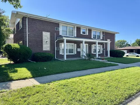 18207 Locust St, Lansing, IL 60438