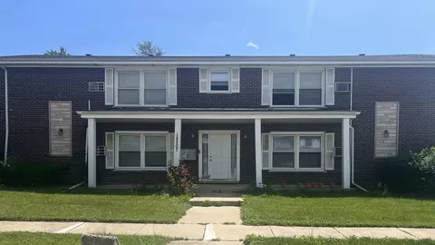 18207 Locust St, Lansing, IL 60438