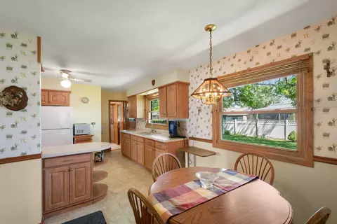 Kitchen - 472 W Walnut Ave, Des Plaines, IL 60016 photo 3 of 3