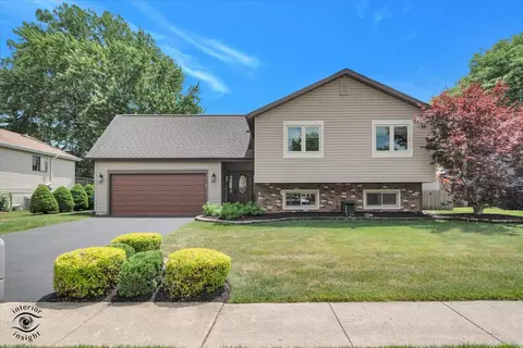 765 Balboa Ter, Bartlett, IL 60103