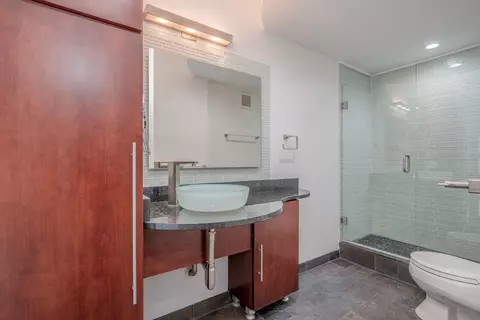 Bath - 175 E Delaware Pl #4504, Chicago, IL 60611 photo 1 of 3