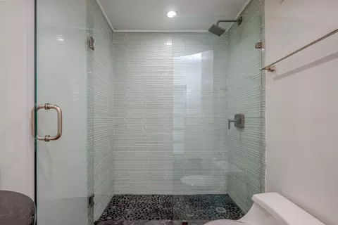 Bath - 175 E Delaware Pl #4504, Chicago, IL 60611 photo 2 of 3