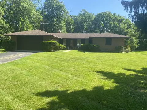 36 W527 Oak Hill Dr, West Dundee, IL 60118