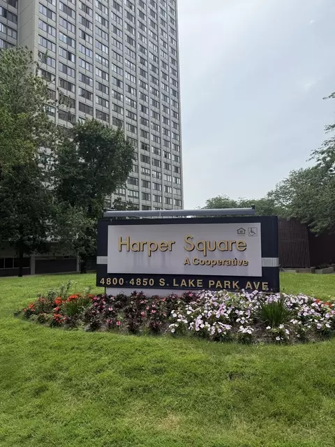 4850 S Lake Park Ave #2212, Chicago, IL 60615