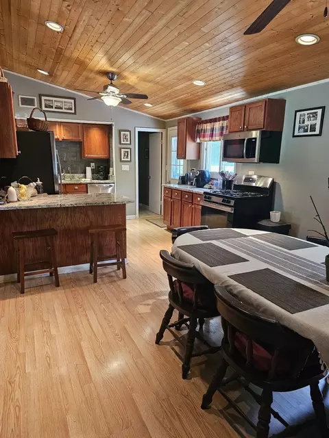 Kitchen - 2127 Salem Ave, Johnsburg, IL 60051 photo 2 of 2