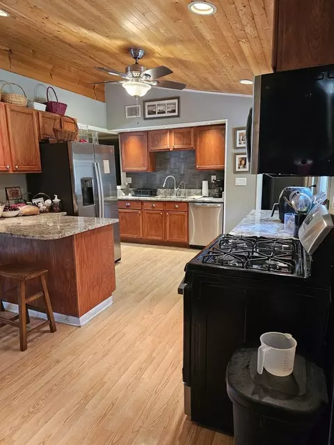 Kitchen - 2127 Salem Ave, Johnsburg, IL 60051 photo 1 of 2