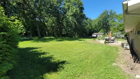 Exterior - 2127 Salem Ave, Johnsburg, IL 60051 photo 7 of 12