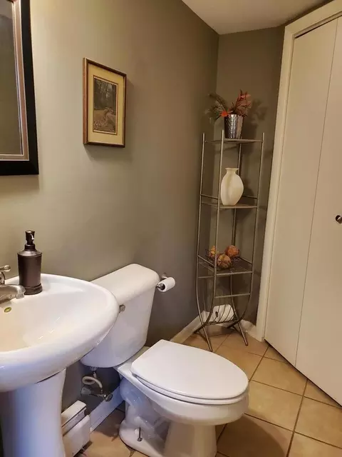 Bath - 2127 Salem Ave, Johnsburg, IL 60051 photo 2 of 2