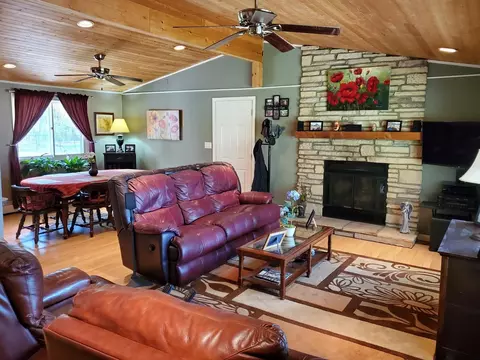 Living - 2127 Salem Ave, Johnsburg, IL 60051 photo 1 of 2