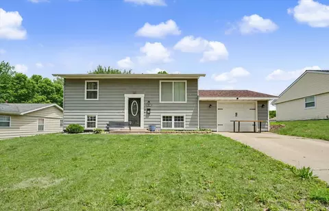927 Timberline Dr, Danville, IL 61832