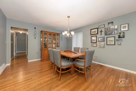 Dining - 8 E Gartner Rd, Naperville, IL 60540 photo 3 of 4