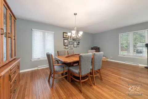 Dining - 8 E Gartner Rd, Naperville, IL 60540 photo 2 of 4