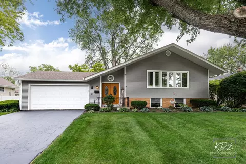 Exterior - 8 E Gartner Rd, Naperville, IL 60540 photo 11 of 11