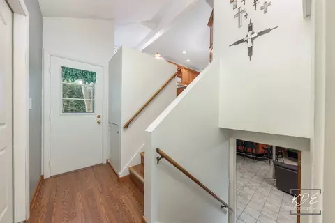Entry Way - 8 E Gartner Rd, Naperville, IL 60540 photo 3 of 3