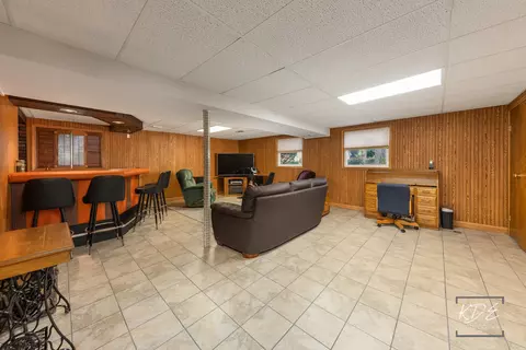 Other - 8 E Gartner Rd, Naperville, IL 60540 photo 1 of 6
