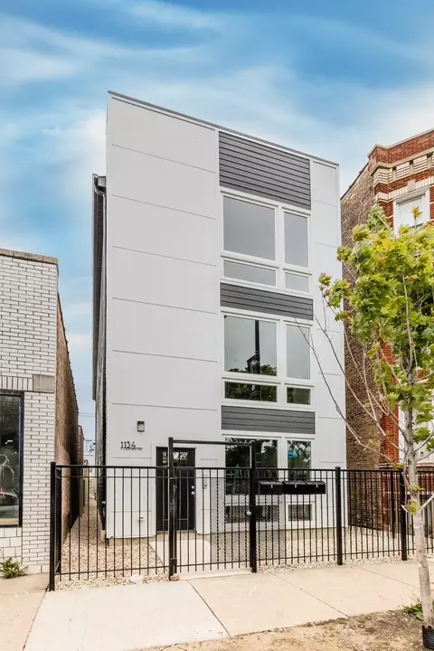 1331 S Fairfield Ave, Chicago, IL 60608