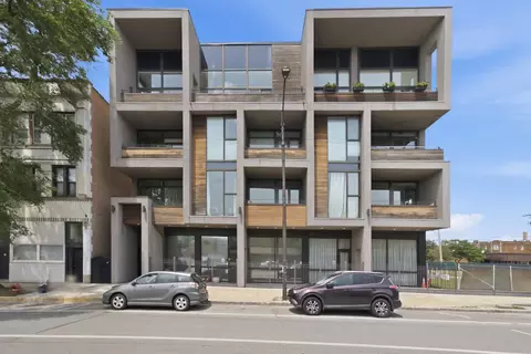 2424 W Chicago Ave #202, Chicago, IL 60622